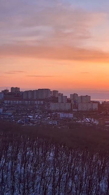 Вид из окна #закат #море #город
