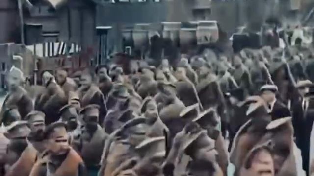 Русские солдаты в Марселе.
Франция, 1915 год.