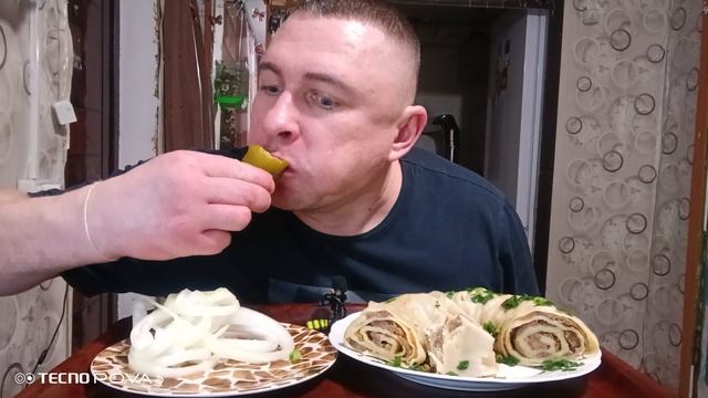 мукбанг/обжор/ханум с фаршем,маринованный лук/