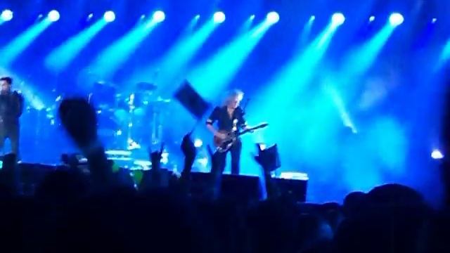 Queen + Adam Lambert - "Don't stop me now"(live).AVI