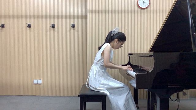 Чэнь Биэр - И.С.Бах "Прелюдия и Фуга, BWV.891" -1.mp4