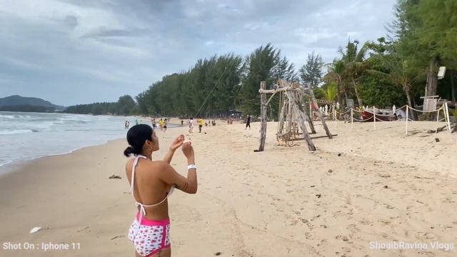 Beach Fun With Ravina | Iguana Sir Par Beitha Liye 😱