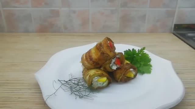 Рулетики из кабачка на перекус.