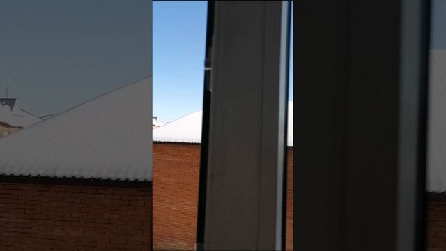 Взлом Окна Посторонними Людьми