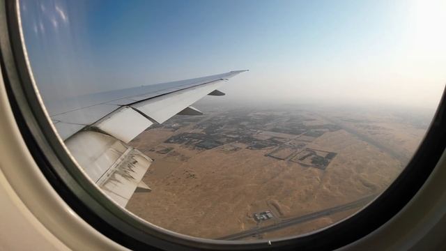 Dubai Terminal 3 landing Emirates 777-300 - 4K (2022)