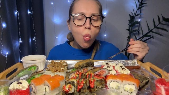 🍿Мукбанг/Роллы🍣Суши, Сэндвич с крабом и курицей/ Было ОЧЕНЬ больно 😢