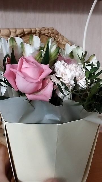 Дарите женщинам цветы!