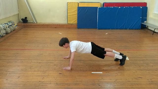 Сгибание и разгибание рук (в стороны) в упоре лежа 3-4класс