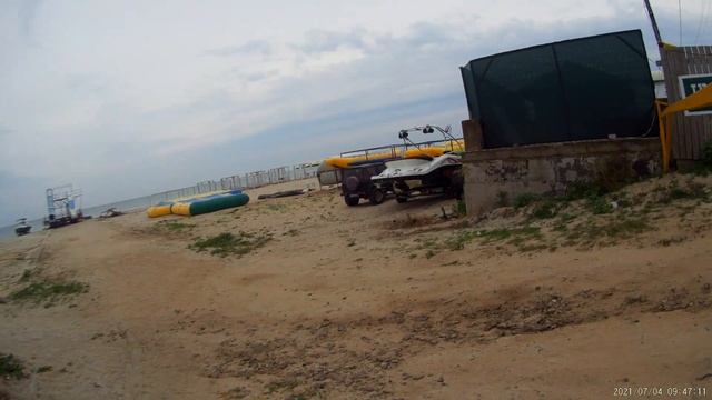 Железный порт 2021 море і пляж праворуч від авантажу
