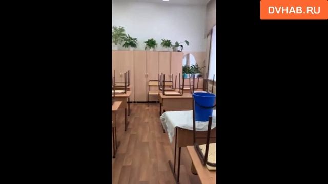 Крыша протекает в хабаровской школе из-за снега