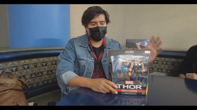 Comprando la Mejor Figura de THOR Marvel Legends 😱🔥 | El Tio pixel