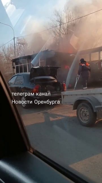 На Юркина горит остановка