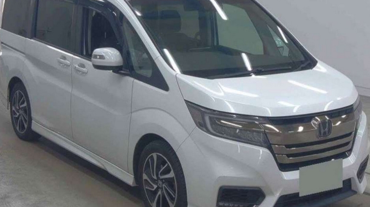 Купил в Японии для заказчика из Курска Honda Stepwgn 2021 spada cool spirit