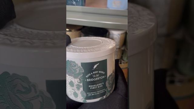 Серия  Bridgerton ароматических свечей фирмы Bath and Body Works
