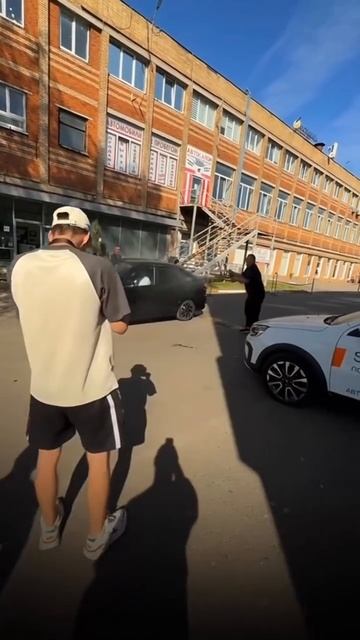 Бесценная реакция на подаренную машину