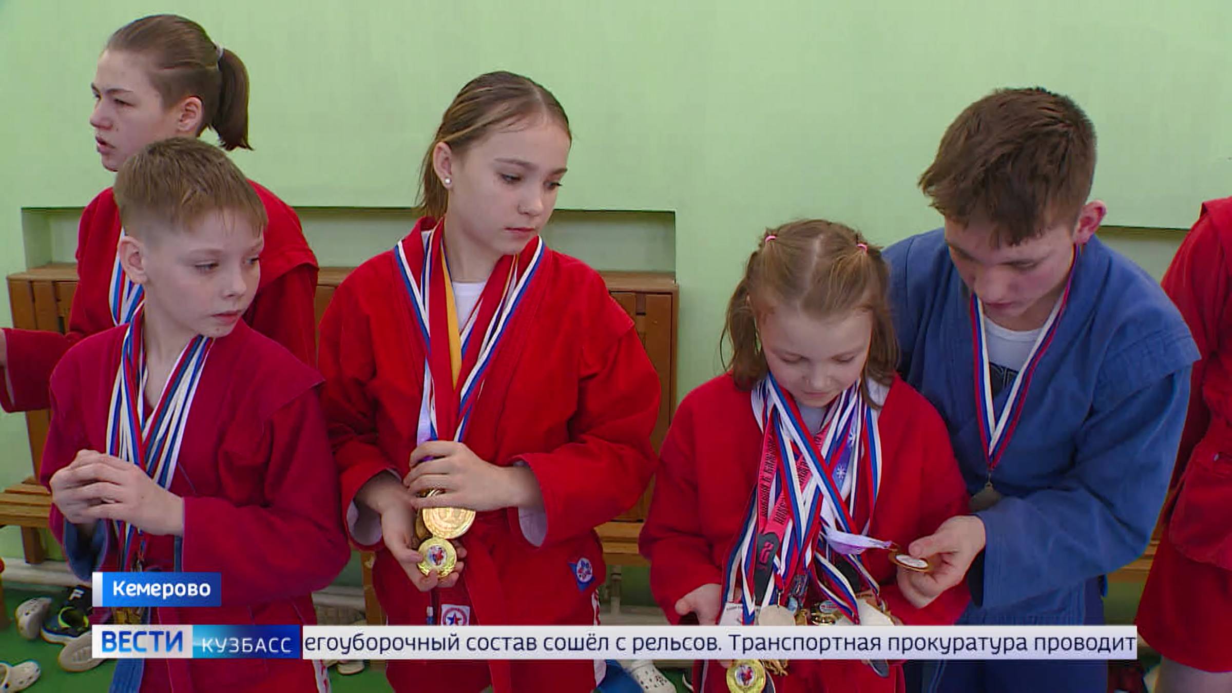 Кузбасские самбисты стали серебряными призёрами Первенства России