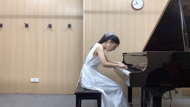 Чэнь Биэр - И. С. Бах "Прелюдия и Фуга BWV.848".mp4