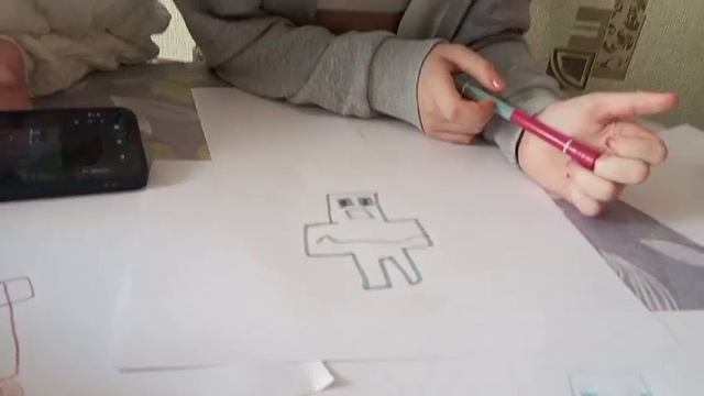 челлендж, кто лучше нарисует, тот и съест. 🍫🍬