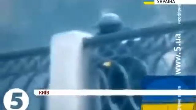 МАЙДАН! 'Беркут' стріляє з автоматів Калашникова #Євромайдан