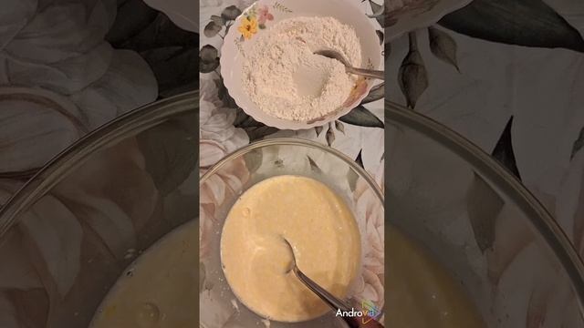 Заливной пирог с зелёным луком и яйцом