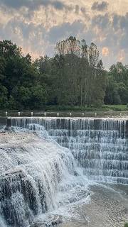 КАСКАДНЫЙ ВОДОПАД