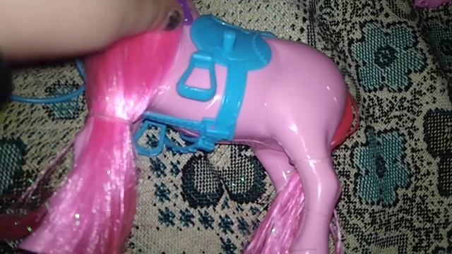 распаковка новогоднего подарка лошади 🐴🐎