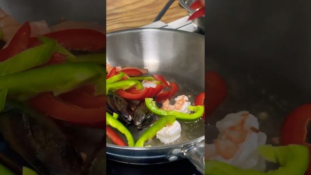 Удон с морепродуктами, быстро и вкусно #short #shorts #еда #удон