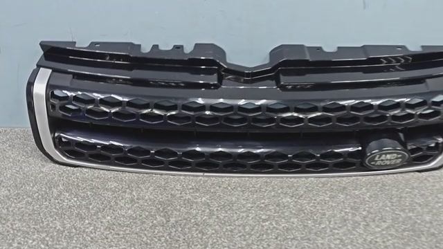 R1145182 РЕШЕТКА РАДИАТОРА RANGE ROVER EVOQUE 2015-2018 Б/У LR074252