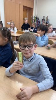 Дом дружбы народов РК проводит мастер-классы по созданию кукол-скруток и Мартениц