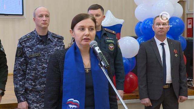 В Нижневартовской средней школе №10 прошла торжественная церемония посвящения в кадеты