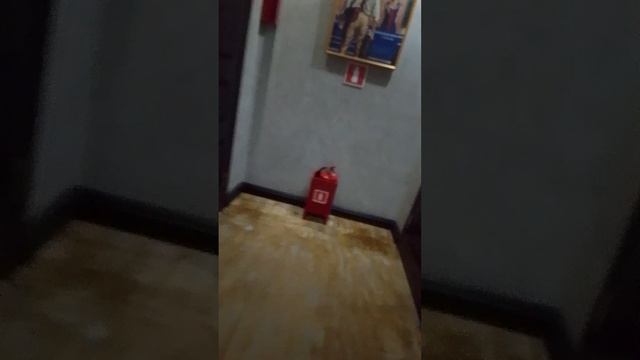 прогулка по отелю не в номере