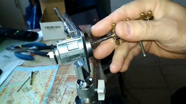 вскрыть замок зажигания форд фокус 1, форд транзит +7-925-5073309 или как провернуть личинку