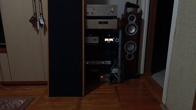 accuphase dc81l играет эмбиент 2
