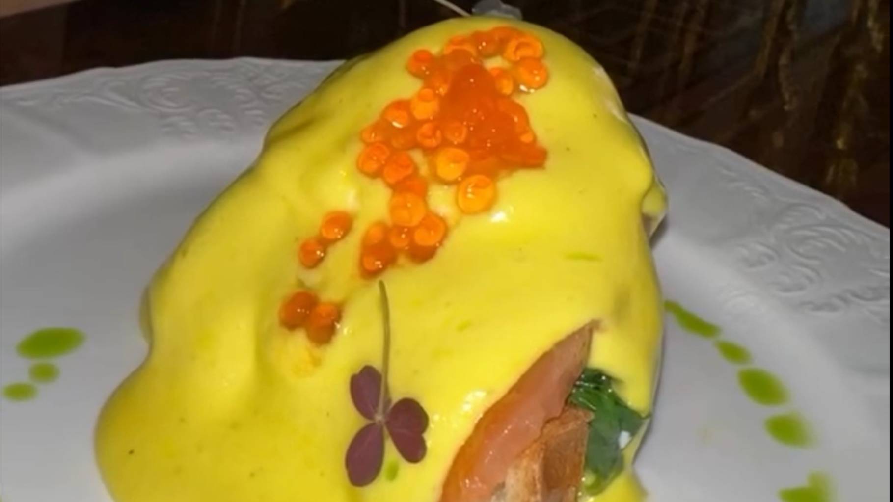 Завтрак "Бенедикт" - что же там внутри и почему так вкусно?