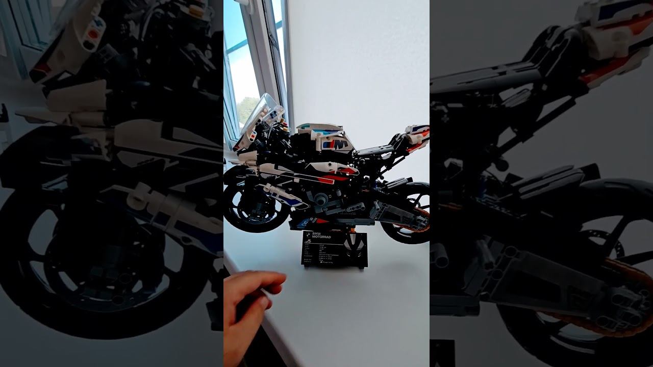 Собранный конструктор от Lego 42130 - Мотоцикл BMW M 1000 RR