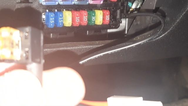 Установка дополнительных разъемов USB на Джили Атлас