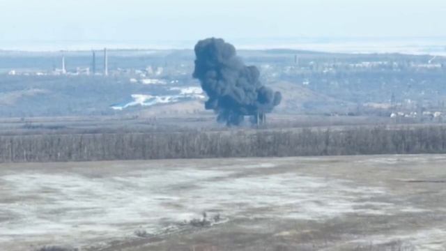 ‼️🎖Враг сбил наш Су-25: кадры крушения, летчик катапультировался и его спасла эвакуационная группа