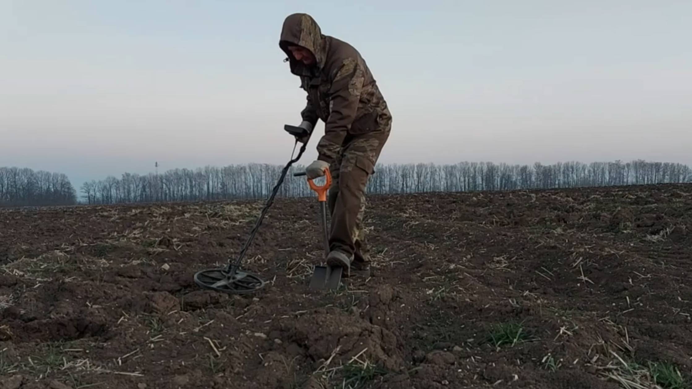 Поиск металлолома на месте распаханного сада. Показываю свой улов за 2 часа поисков