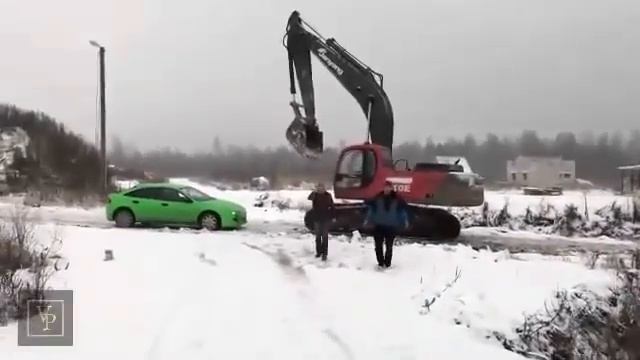 Жесть, накуренные попали под раздачу экскаватора ддп