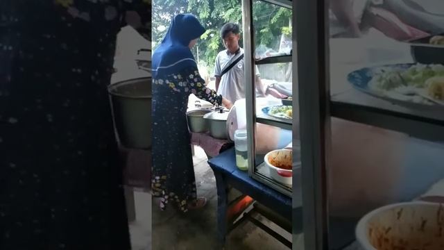 Nasi uduk Ema Kiki pik