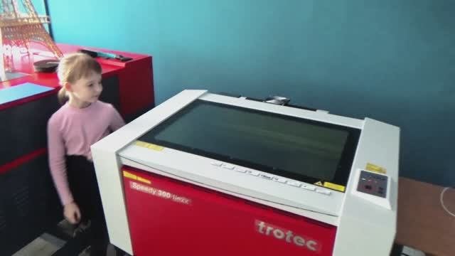 устинов_интро