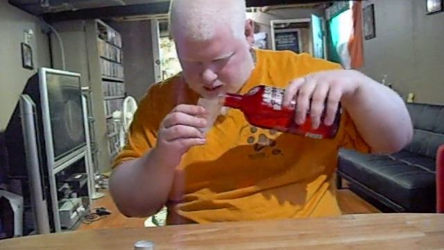 Absolut Raspberri : Albino Rhino Booze Review