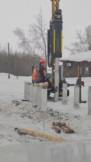 Фундамент круглый год на ЖБ сваях. СК Ковкин Дом