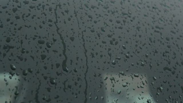 Капля дождя...