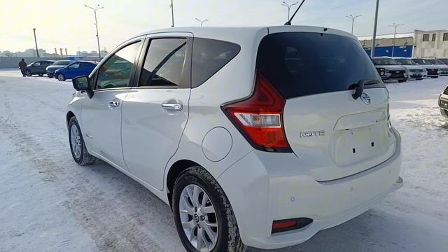 Nissan Note 1,2 л. Гибрид АКПП  (80 л.с.) 2018