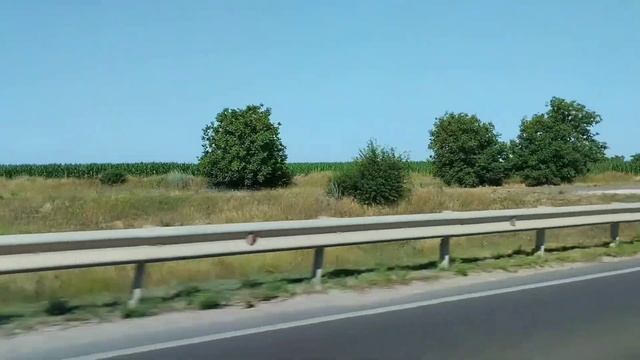 Природа, солнечный день, на трассе Кишинёв-Сороки