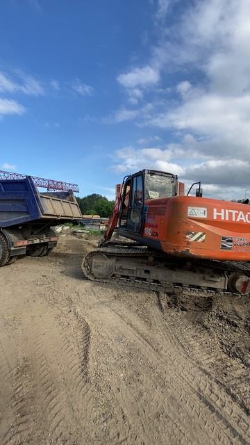 Сезон работы. Погрузка камаз 5410
#камазсамосвал #камаз5410 #блогернакамазе