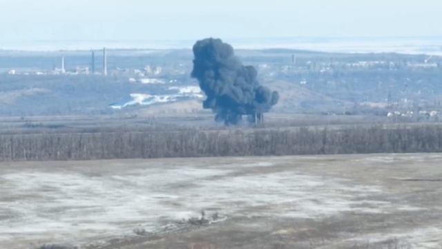 Момент падения российского Су-25 возле поселка Зайцево на Торецком направлении.   Противник заяв...