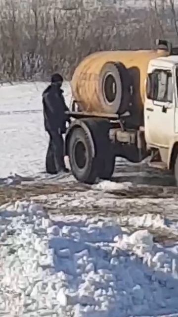 Сливают на Уральской
