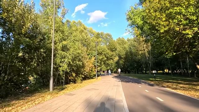 Убираясь в доме богача перед приходом любовницы, техничка увидела странную дверь… А заглянув в щелку